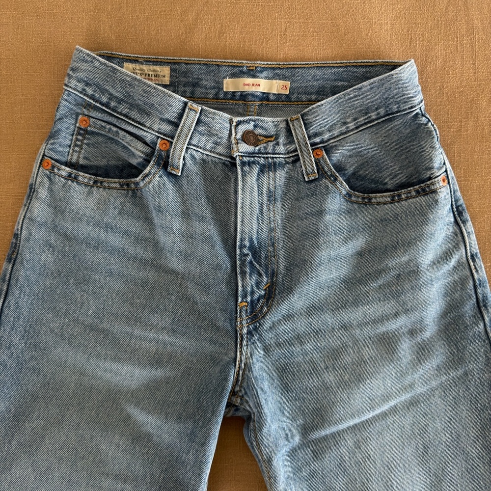 Levi’s dad Jean - like new!! - Picture 3 of 5